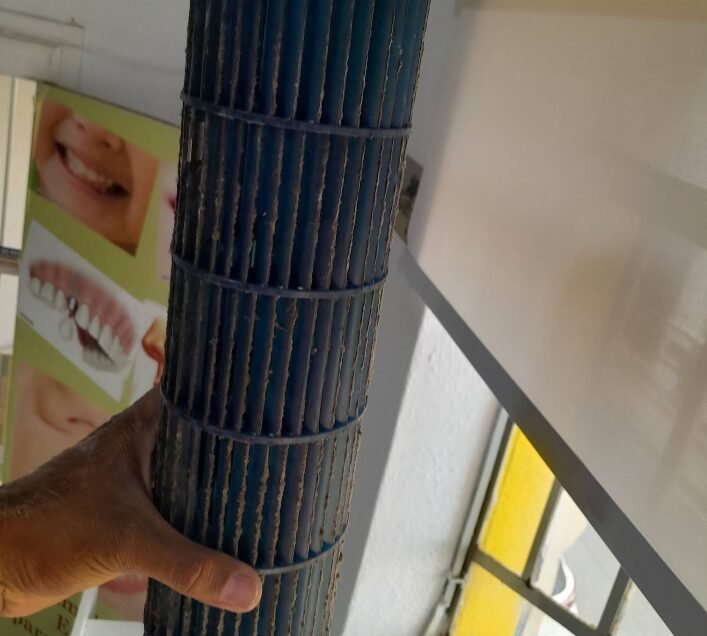 Filtro de ar condicionado sujo antes da limpeza